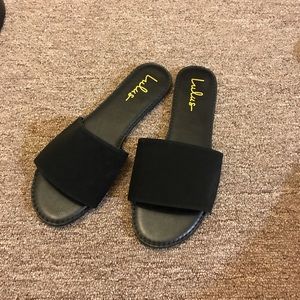 BRAND NEW LULUS SIMPLE “NUBUCK” BLACK SANDALS